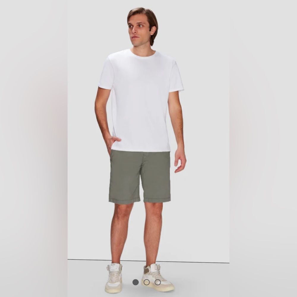 7 For All Mankind Men’s Chino tailored shorts Thyme size 38.